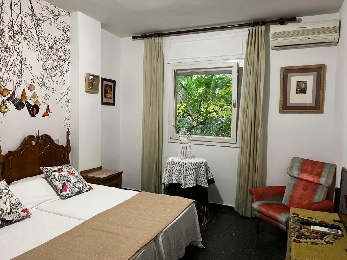Hostal Pirineos บาร์บัสโตร ภายนอก รูปภาพ