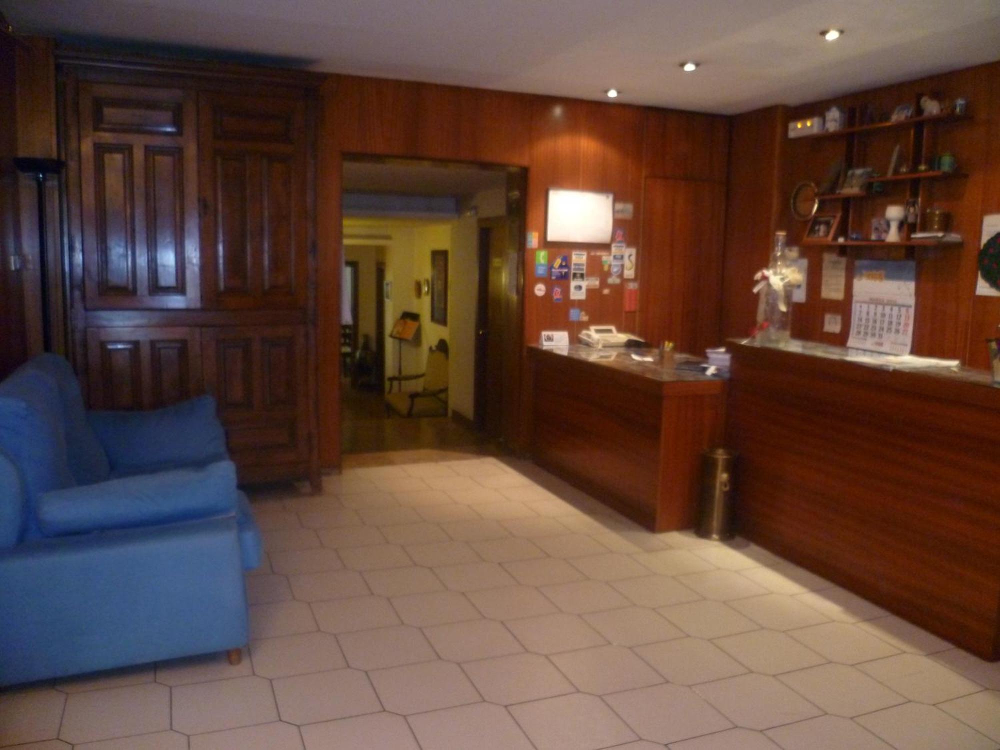 Hostal Pirineos บาร์บัสโตร ภายนอก รูปภาพ
