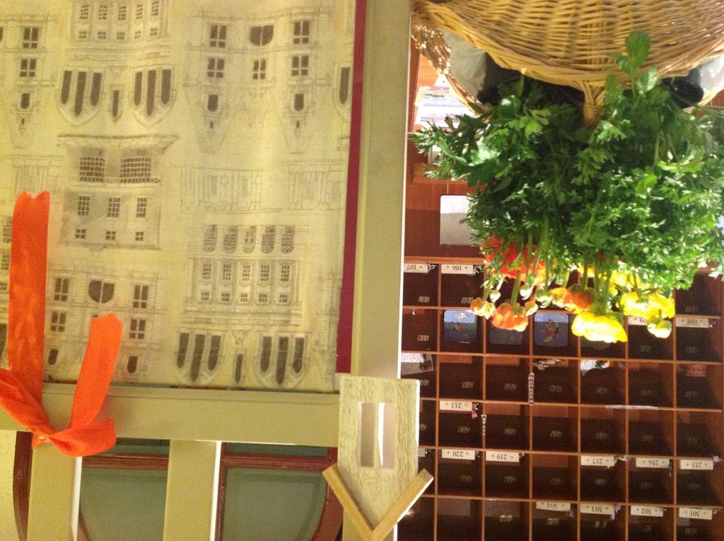 Hostal Pirineos บาร์บัสโตร ภายนอก รูปภาพ