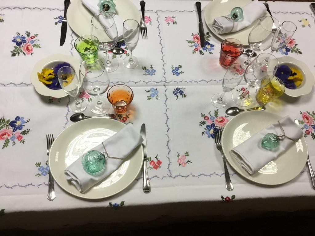 Hostal Pirineos บาร์บัสโตร ภายนอก รูปภาพ