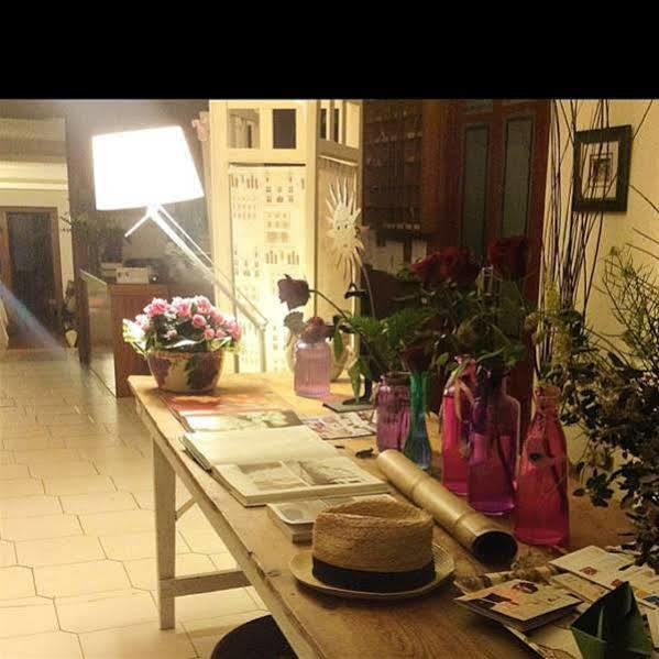 Hostal Pirineos บาร์บัสโตร ภายนอก รูปภาพ